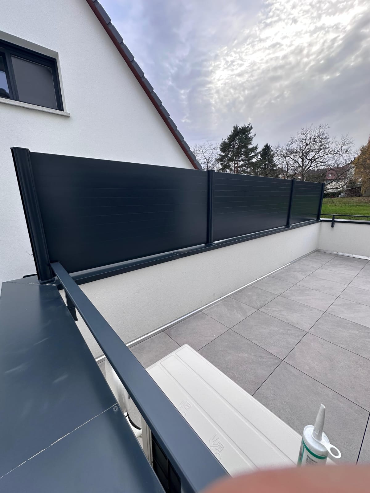 Clôture en aluminium modèle Plein – Image 2